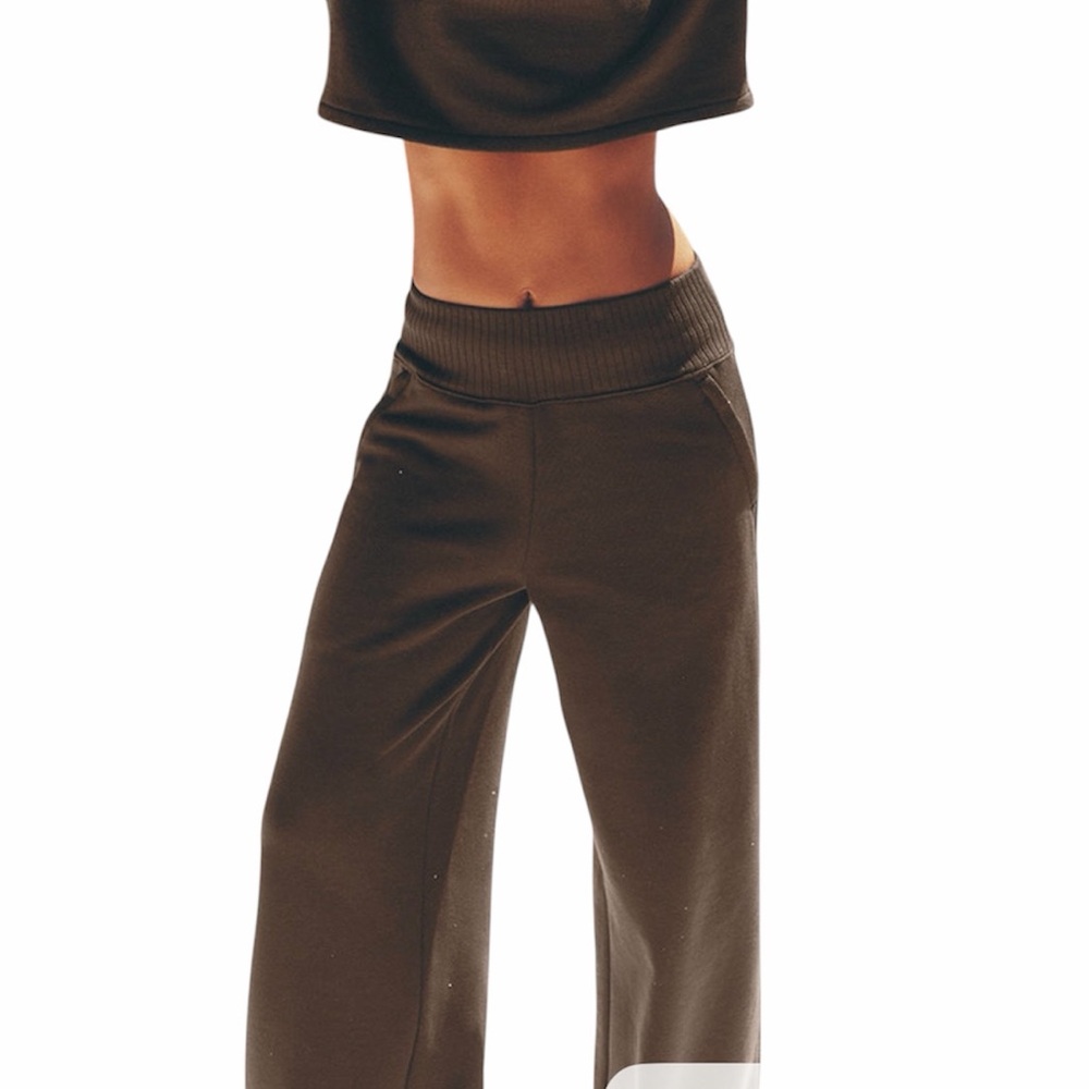 Alo Serenity Wide Leg Sweatpant- Espresso